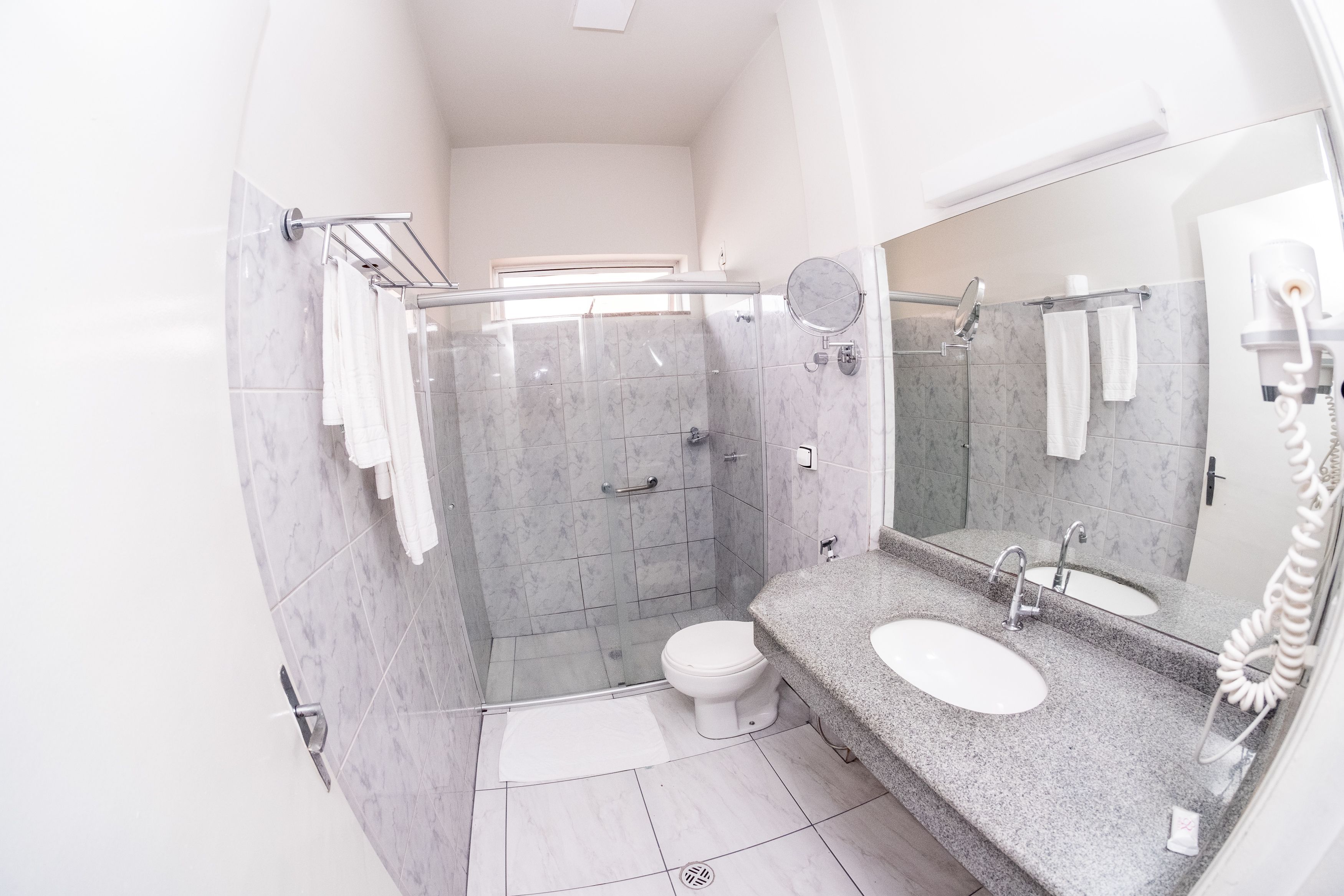 standard twin room | 1 bedroom, minibar, desk, free wifi