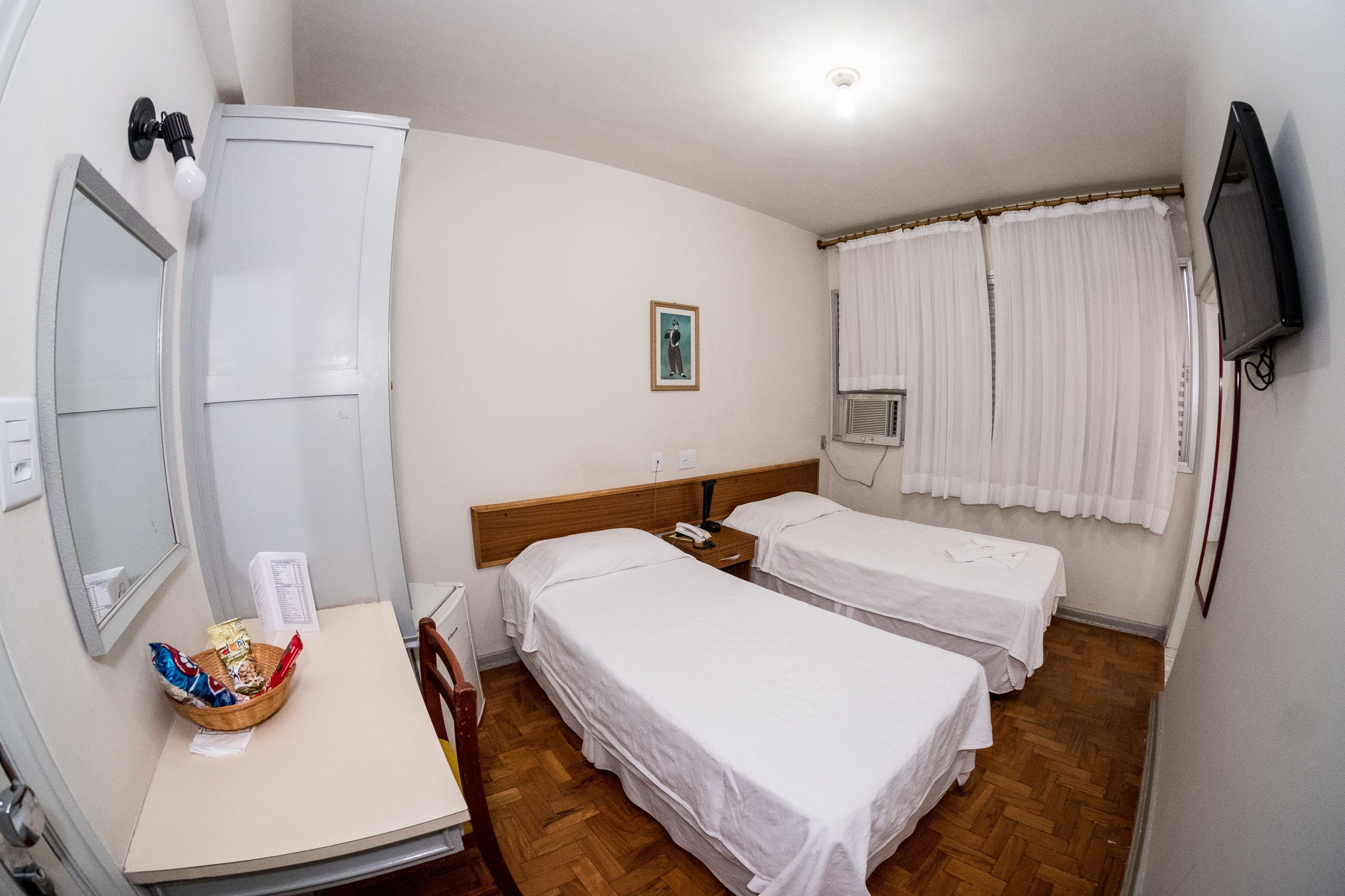 standard twin room | 1 bedroom, minibar, desk, free wifi