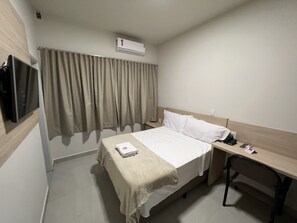 Deluxe Double Room | Minibar, desk, free WiFi