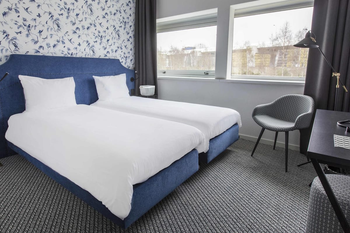 Premium bedding, pillowtop beds, in-room safe, desk