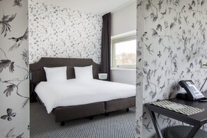 Premium bedding, pillowtop beds, in-room safe, desk