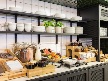 Desayuno completo (EUR 19.50 por persona)