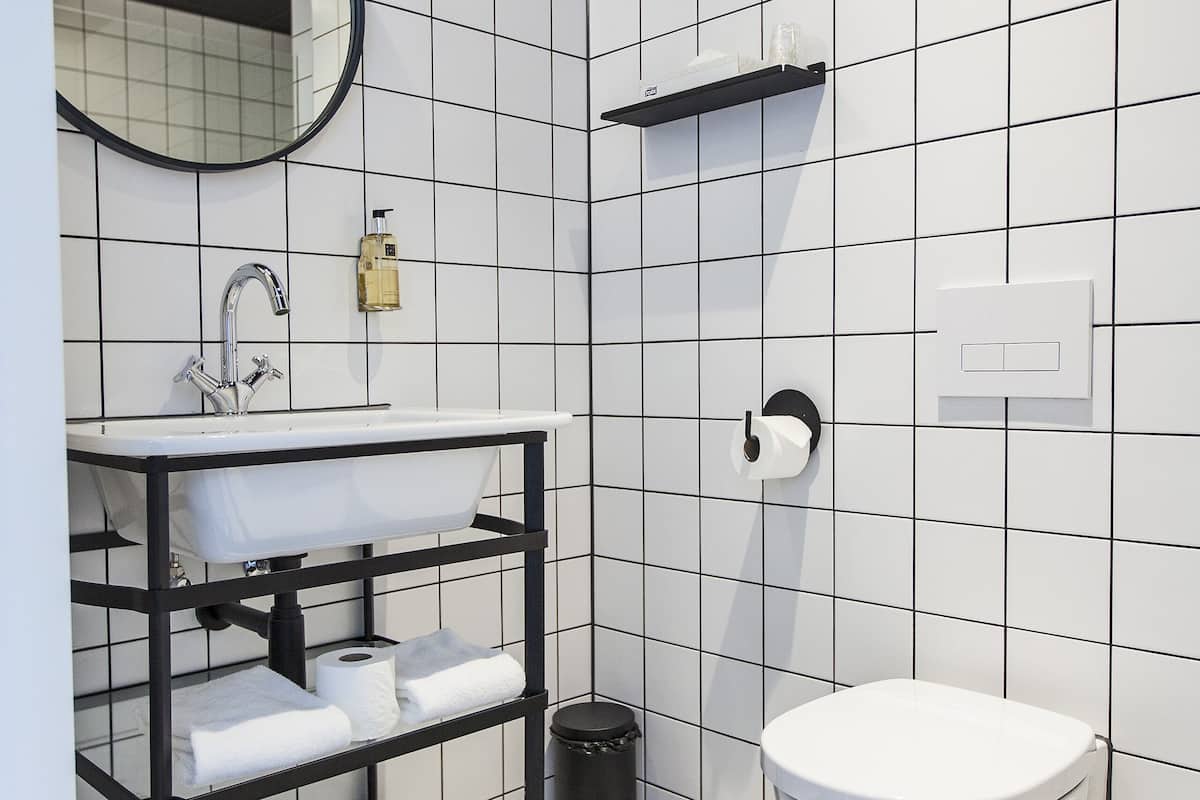 shower, rainfall showerhead, eco-friendly toiletries, hair dryer