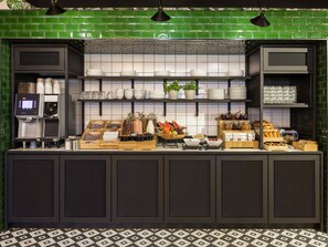 每日供应全套早餐(每人 EUR 19.50)