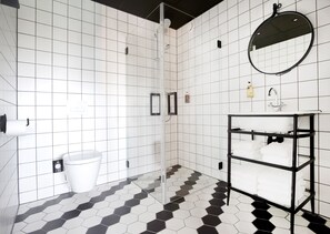 Bruser, brusehoved med spredningseffekt, miljøvenlige toiletartikler