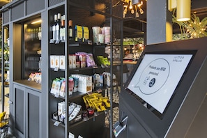 Gift shop - ibis Styles Amsterdam Airport (Schiphol)