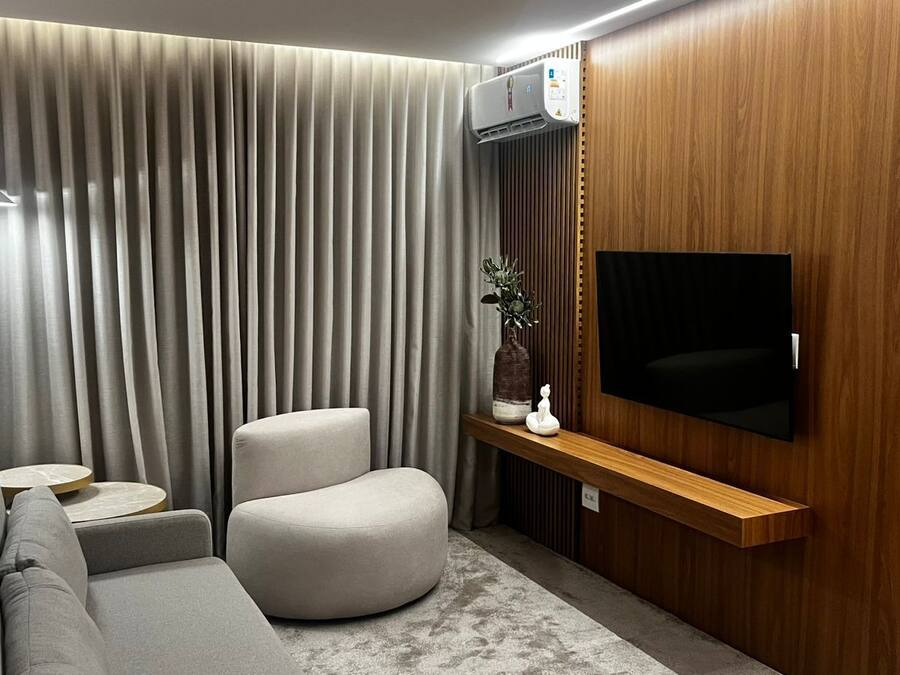 Premium Suite | Living area | TV
