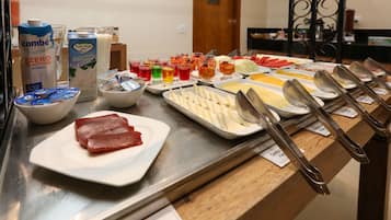 Colazione a buffet inclusa, servita tutte le mattine 