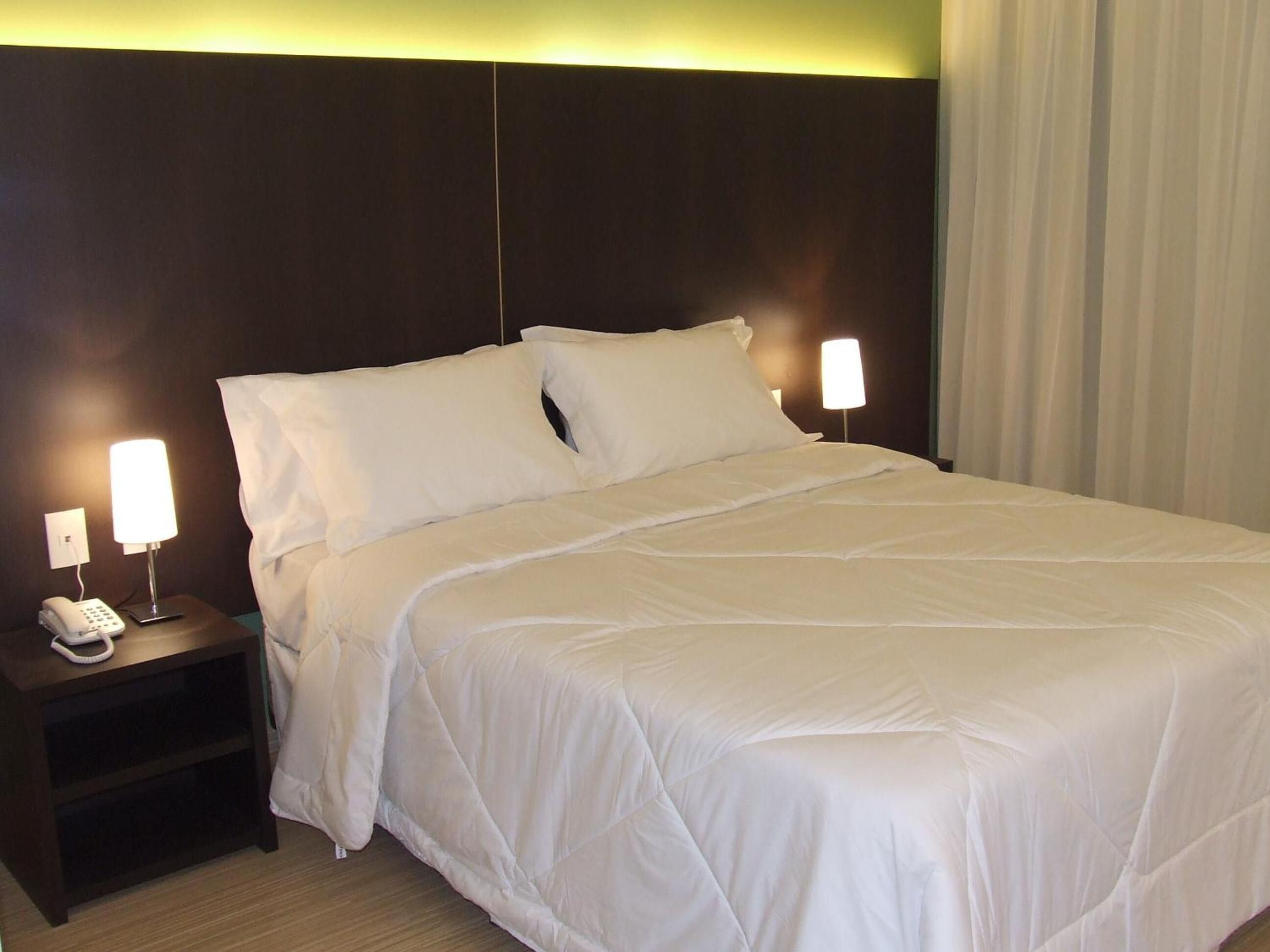 minibar, desk, rollaway beds, free wifi