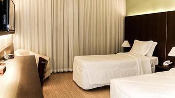 Minibar, escritorio, camas extra y wifi gratis