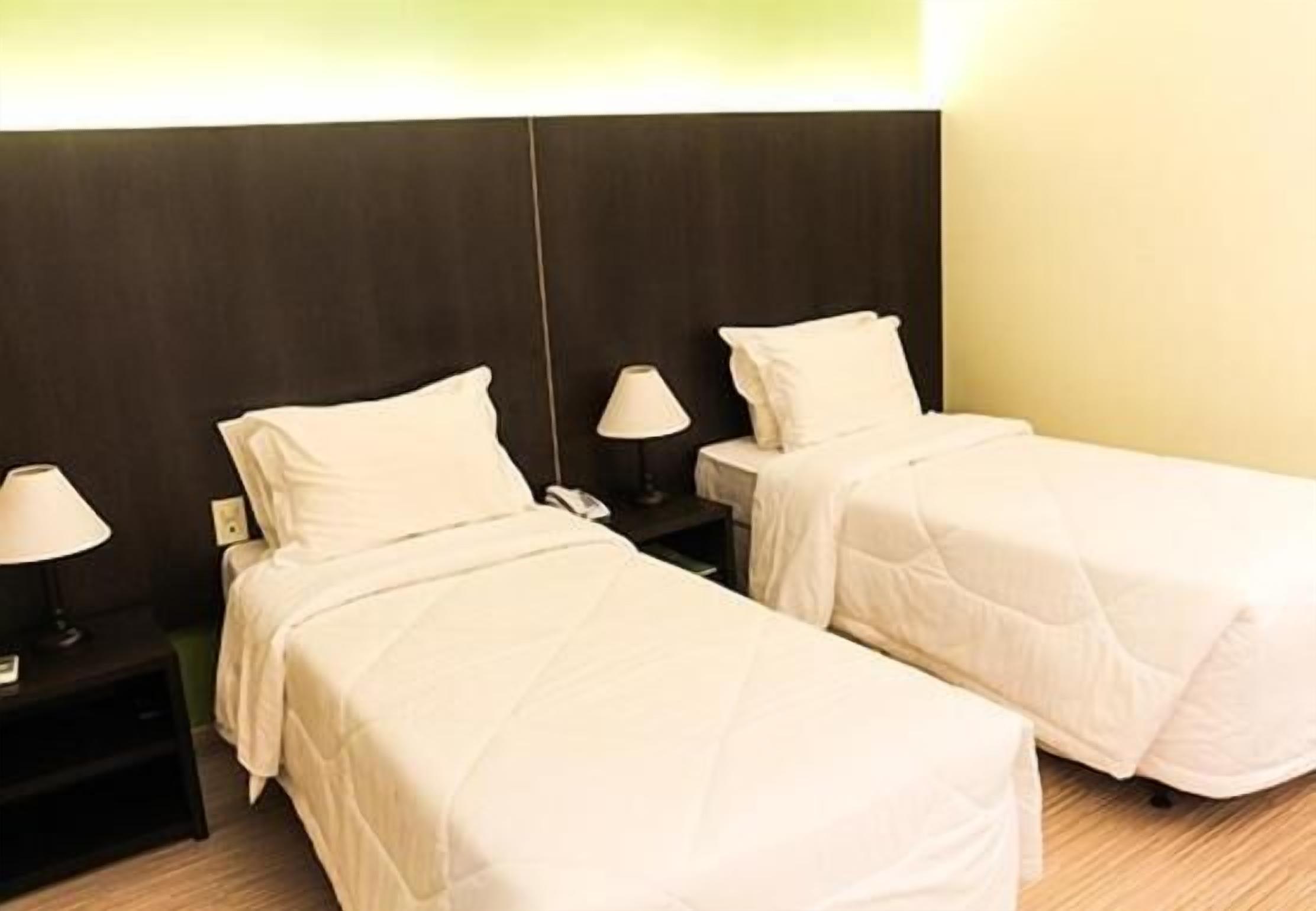 minibar, desk, rollaway beds, free wifi