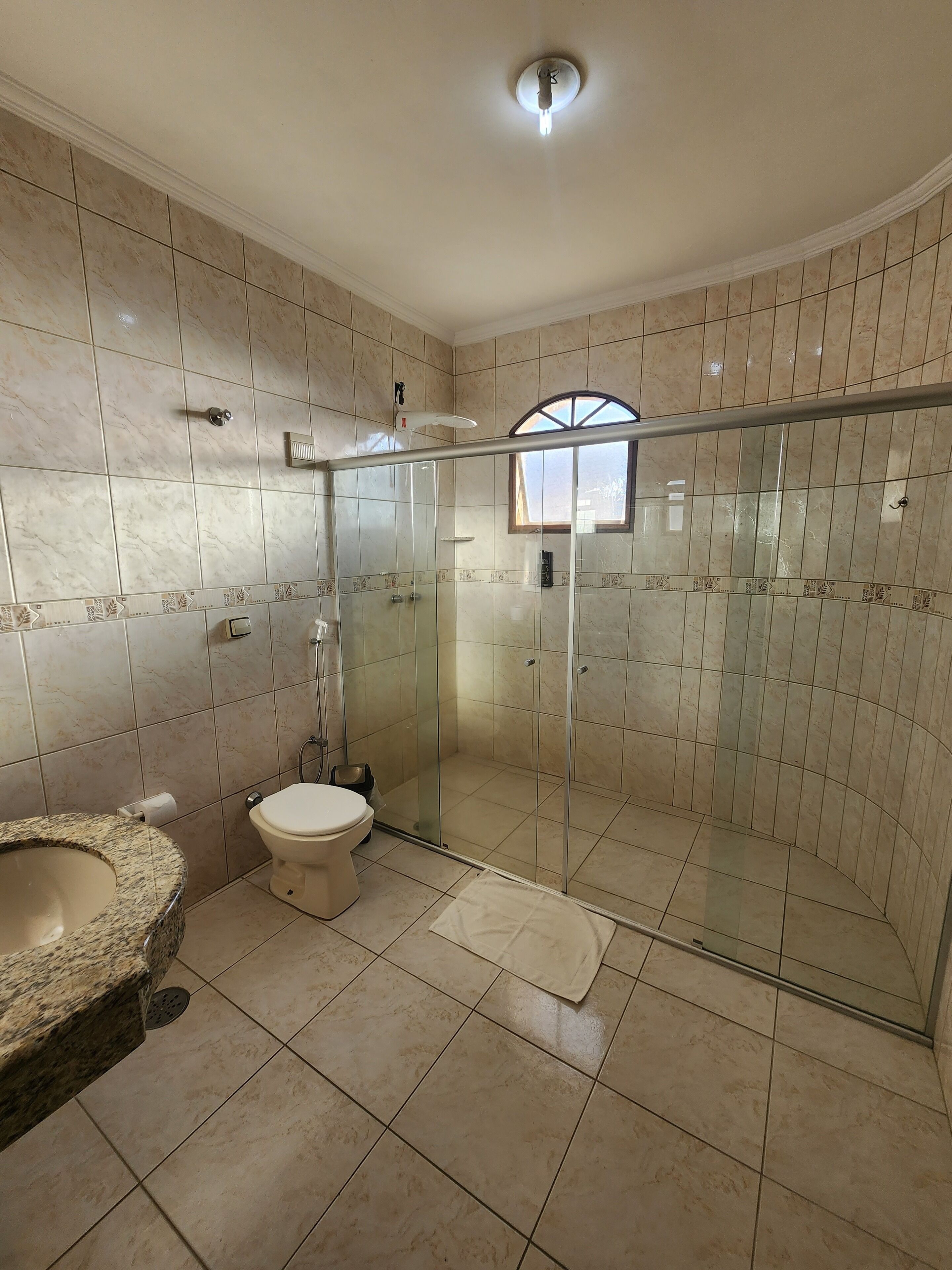 deluxe room | bathroom | free toiletries, hair dryer, towels, soap