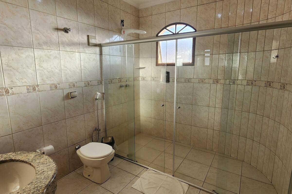 deluxe room | bathroom | free toiletries, hair dryer, towels, soap