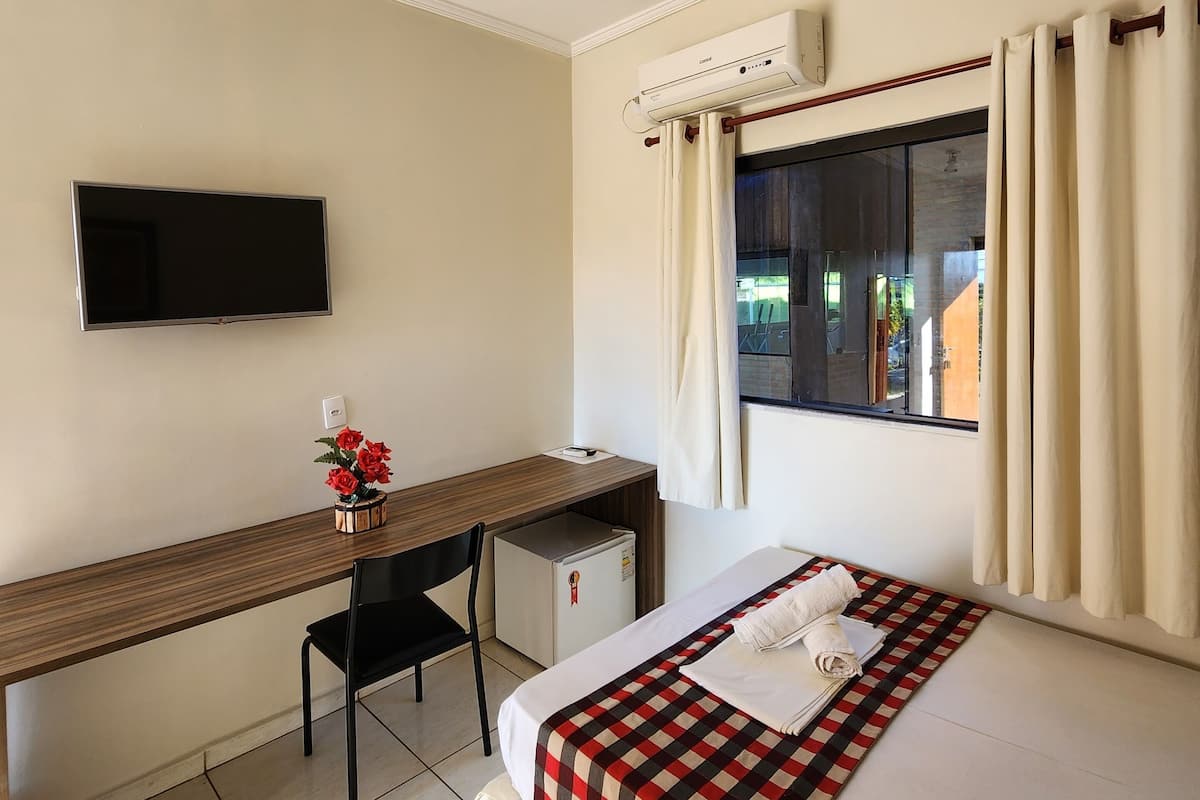 Standard Room | Wi-fi percuma, dihias secara berasingan, cadar katil 