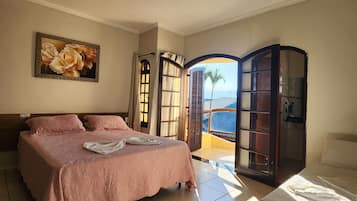 Suite (Com Churrasqueira) | Individually decorated, free WiFi, bed sheets