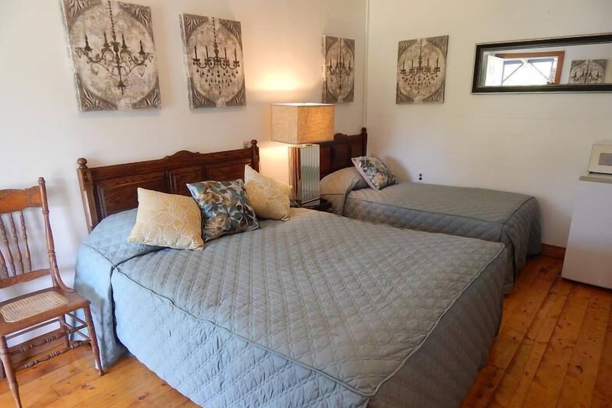 Family Room, 1 Queen and 1 Twin | Individually decorated, individually furnished