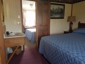 Suite | Individually decorated, individually furnished - Leona's Motel (Trenton)
