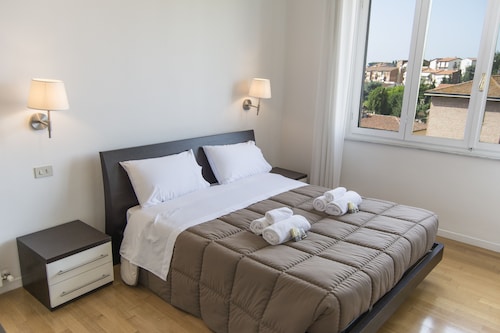 N12 Design Accomodation Alpha