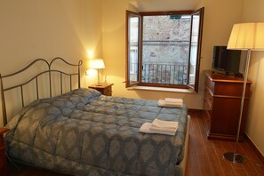 1 bedroom, in-room safe, iron/ironing board, free cots/infant beds - N12 Design Accomodation Beta (Siena)