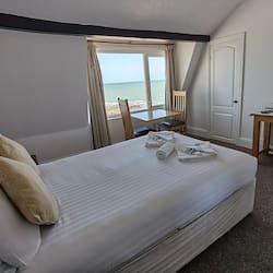 1 chambre, literie hypoallergénique, fer et planche à repasser