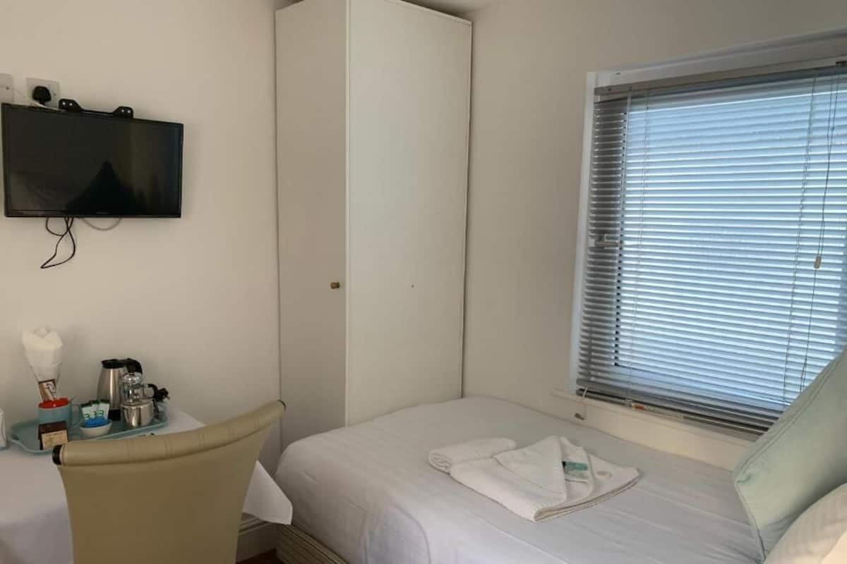 Habitación individual, baño en la habitación (Room 1A ) | 1 habitación y ropa de cama hipoalergénica