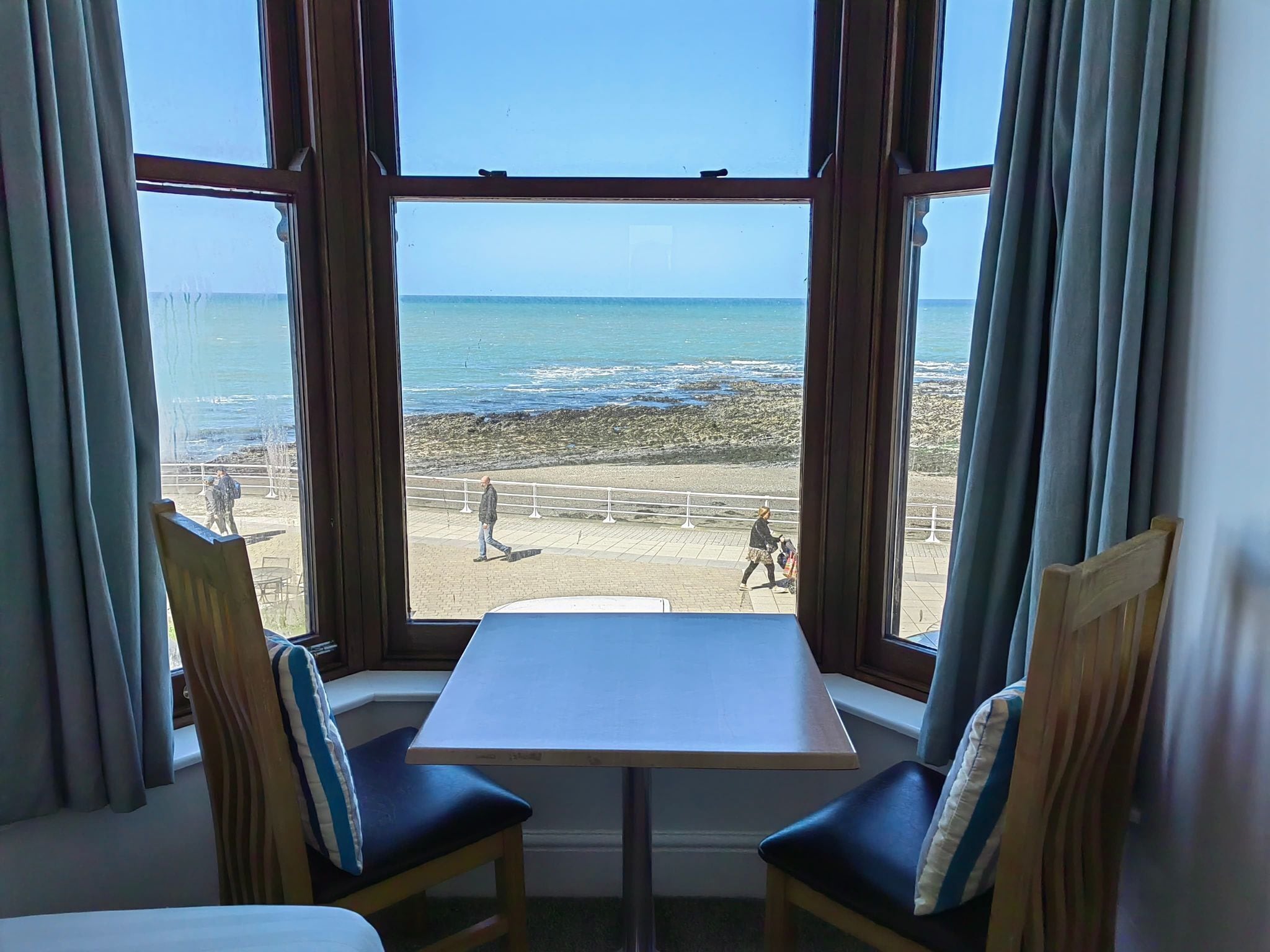 Twin Room, Ensuite, Sea View | Hypo-allergenic bedding, iron/ironing board, free WiFi, bed sheets