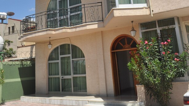 Exterior - Tazina Guest House (Addis Ababa)