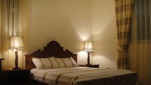 Desk, cots/infant beds, rollaway beds, free WiFi - Tazina Guest House (Addis Ababa)