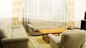 Desk, cots/infant beds, rollaway beds, free WiFi - Tazina Guest House (Addis Ababa)