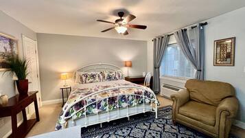 Standard Room, 1 King Bed, Garden View | 1 bedroom, iron/ironing board, free WiFi, bed sheets