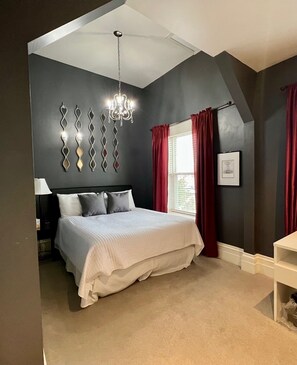 套房, 2 間臥室 | 熨斗/熨衫板、免費 Wi-Fi、床單