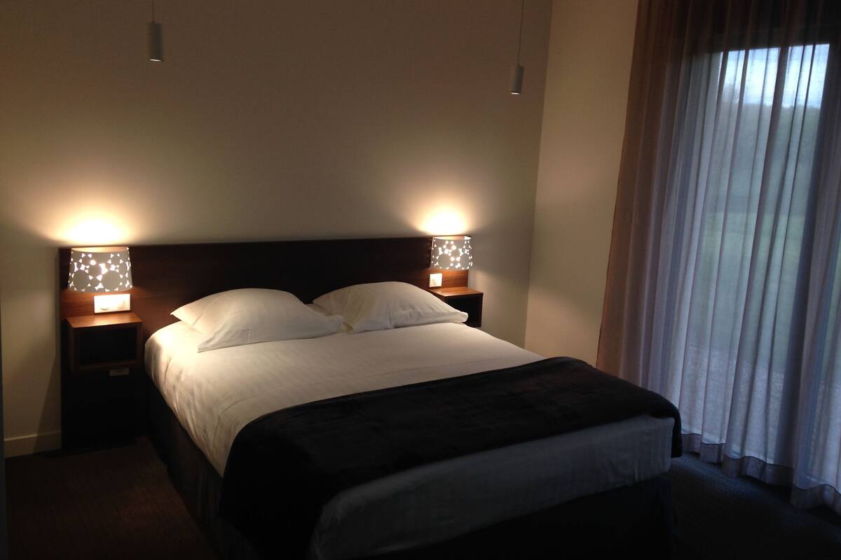 Premium bedding, minibar, in-room safe, desk