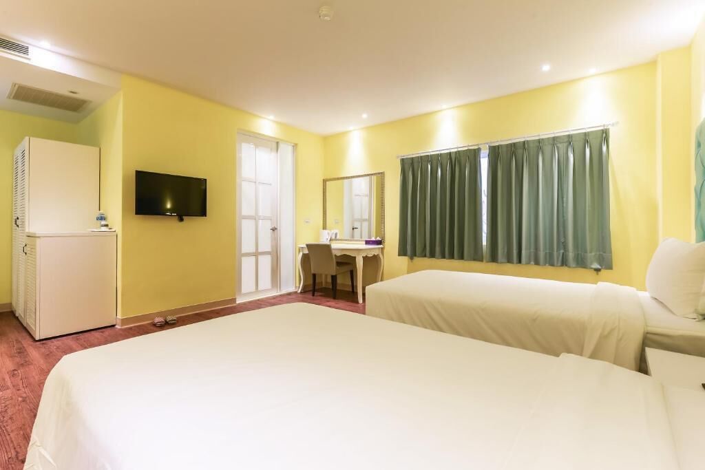 1 bedroom, desk, soundproofing, iron/ironing board