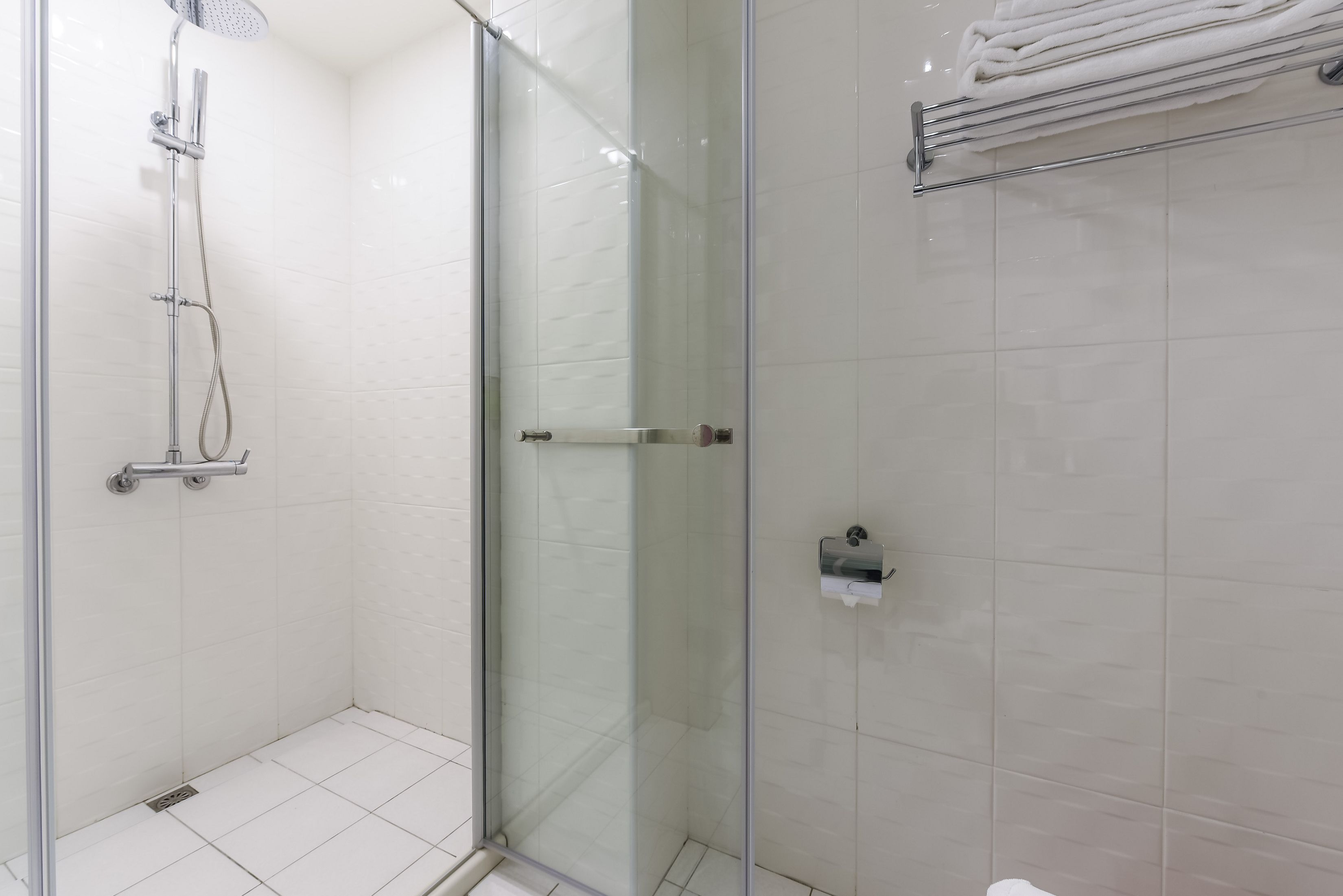 superior twin room | bathroom | free toiletries, hair dryer, slippers, towels
