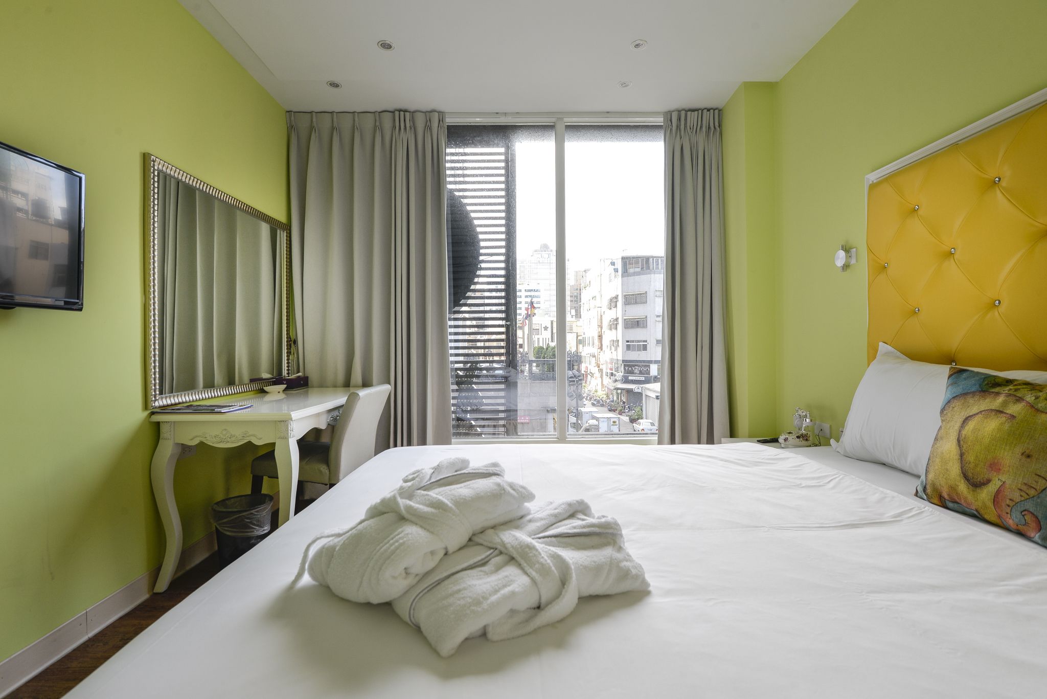 panoramic double room | 1 bedroom, desk, soundproofing, iron/ironing board