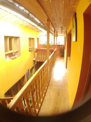 Lorong