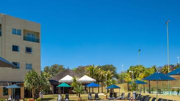 2 piscinas internas, 5 piscinas externas, guarda-sóis, espreguiçadeiras