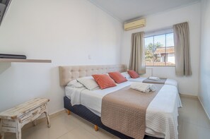 Apartment, 2 Bedrooms, Jetted Tub | Blackout drapes, free WiFi, bed sheets - Pousada Villa D'Ouro (Penha)
