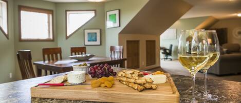 Condo ejecutivo, 3 habitaciones, 2 baños | Servicio a la habitación