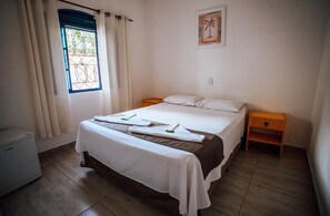 标准双人房 | 迷你吧、免费 WiFi、床单