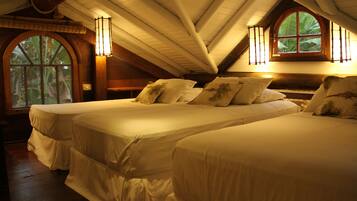 Chalet | Minibar, in-room safe, individually decorated, individually furnished