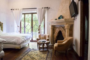 Standard Suite, 2 Double Beds (Zahar) | In-room safe, individually decorated, individually furnished