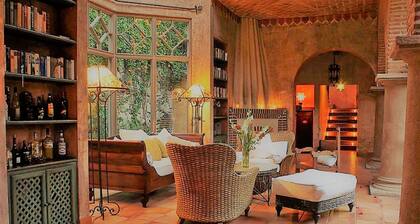 Posada de Los Leones