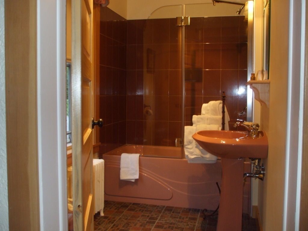 standard room, 1 double bed (pierrot - colombine) | bathroom | free toiletries, hair dryer, bathrobes, towels