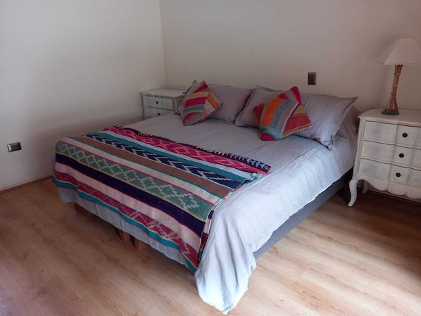 Standard Single Room | In-room safe, desk, free WiFi