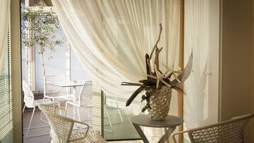 Classic-Suite, Gartenblick | 1 Schlafzimmer, Minibar, Zimmersafe, schallisolierte Zimmer