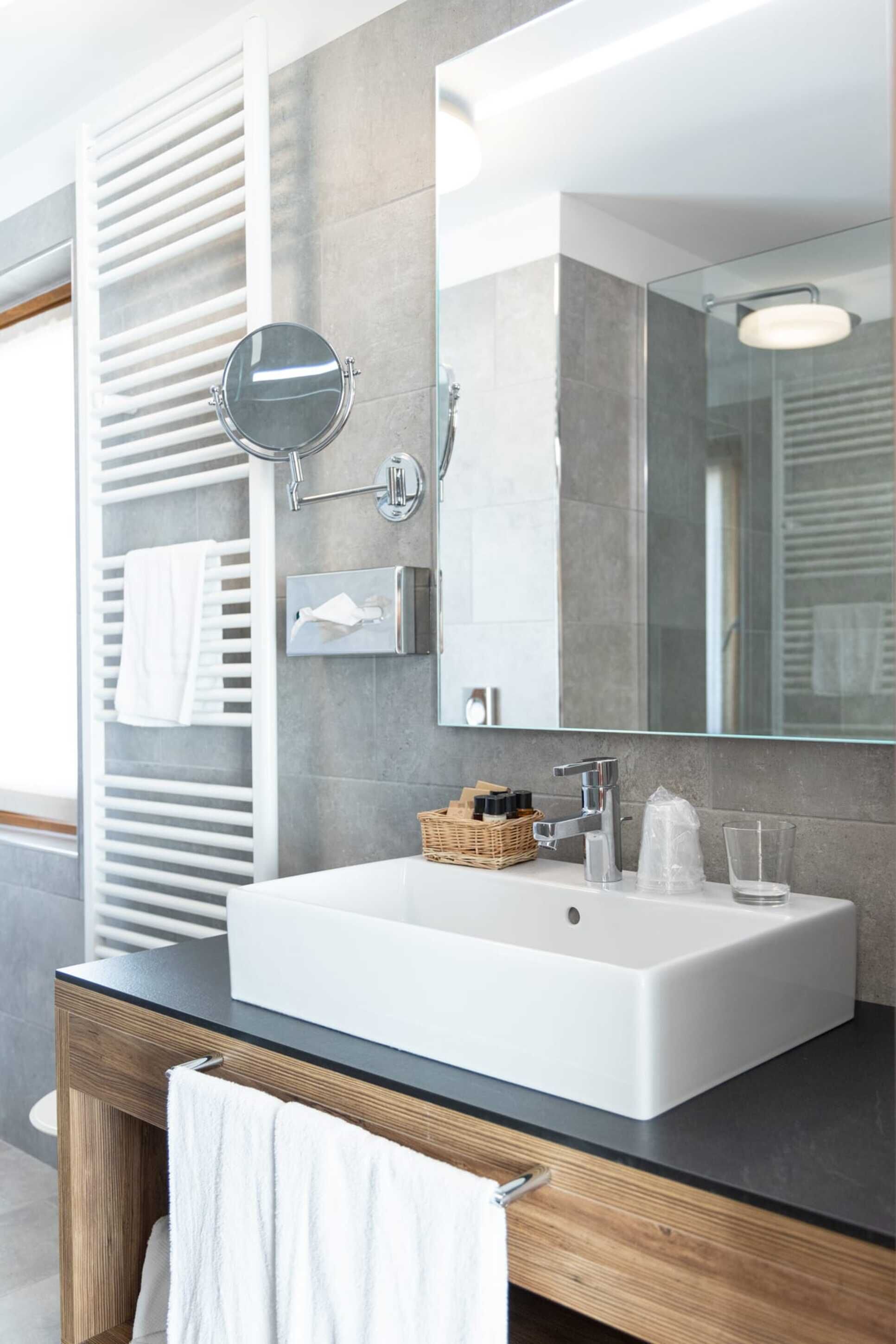 deluxe suite, terrace | bathroom | free toiletries, hair dryer, slippers, bidet