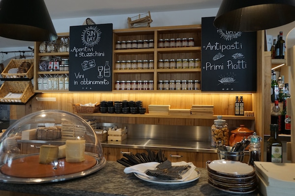 Bar (in der Unterkunft)