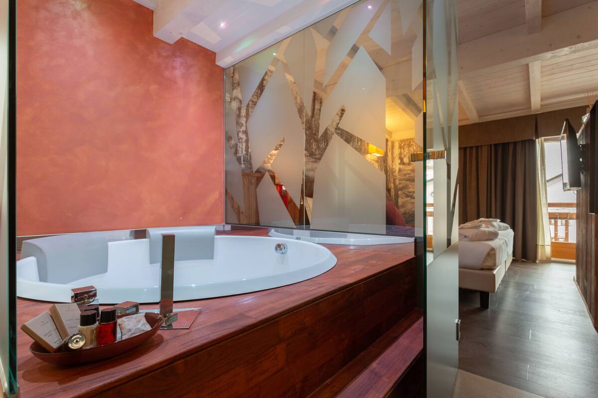 superior suite, terrace | bathroom | free toiletries, hair dryer, slippers, bidet