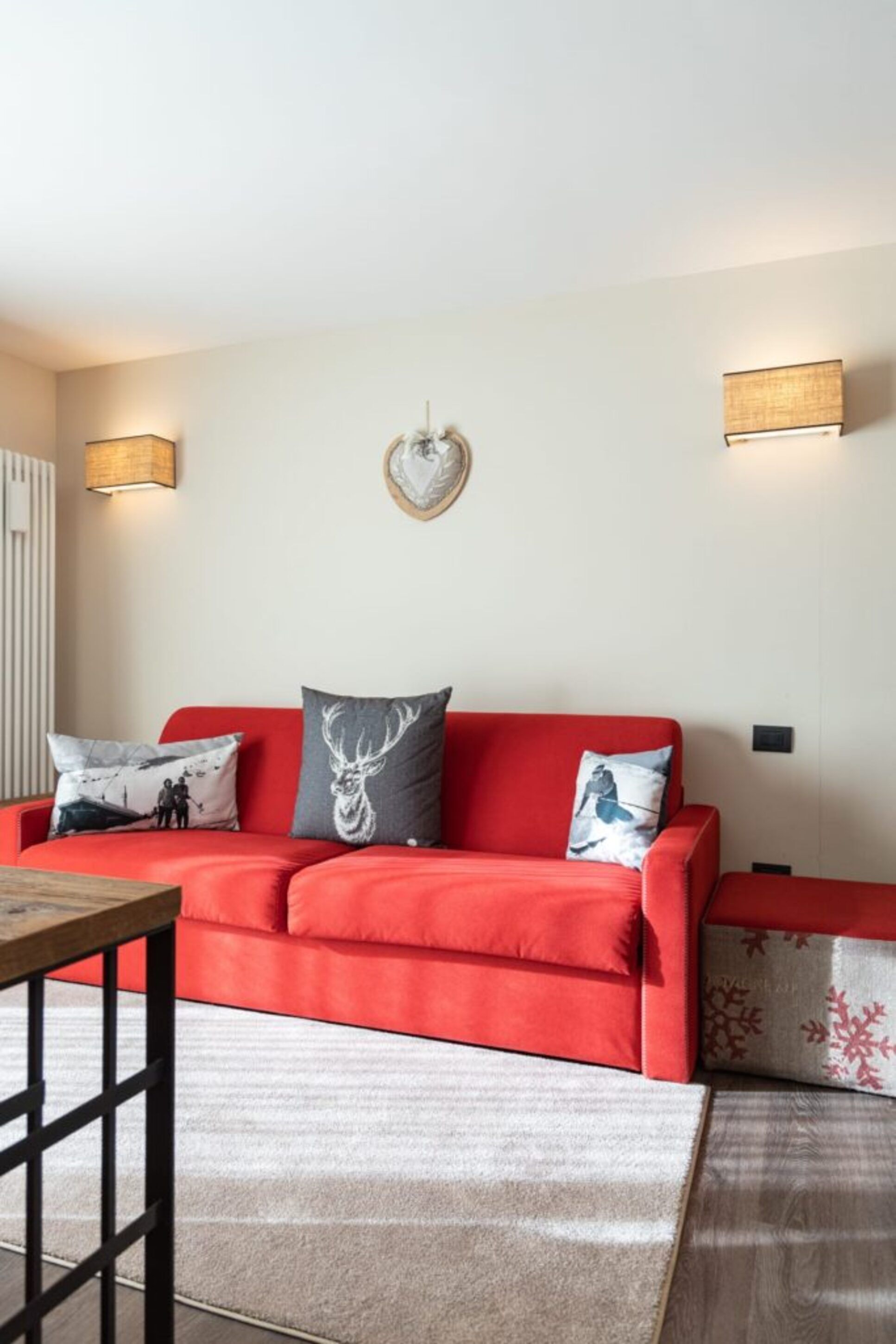 deluxe suite, terrace | living area | lcd tv